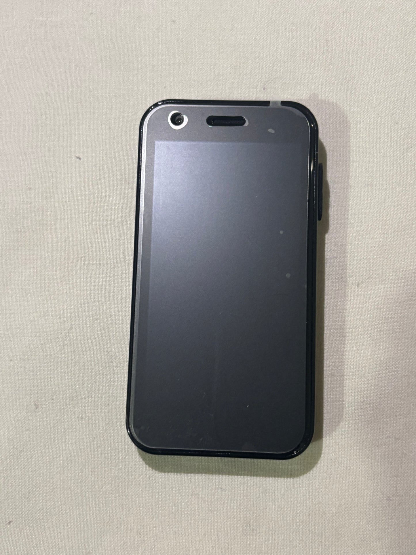 Mini smartphone Android 3,88” 4G – Double SIM – Design type iPhone – 4 Go RAM + 128 Go ROM